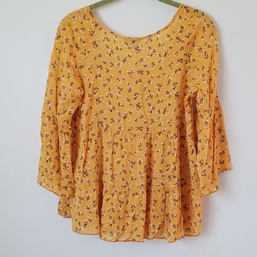 Falls Creek Golden Yellow Floral Print Top in S - Picture 8 of 8